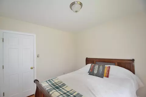 Bedroom - 10 Durham Rd, Freeport, ME 04032 photo 7 of 28