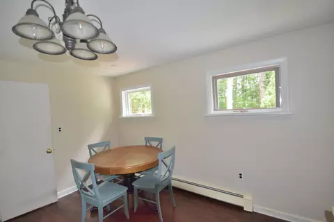 Dining - 10 Durham Rd, Freeport, ME 04032 photo 6 of 6