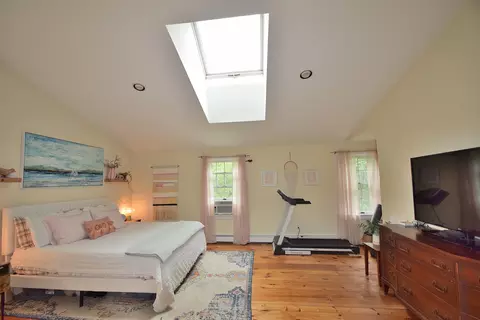 Bedroom - 10 Durham Rd, Freeport, ME 04032 photo 9 of 28