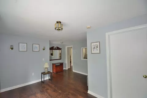 Entry Way - 10 Durham Rd, Freeport, ME 04032 photo 7 of 7