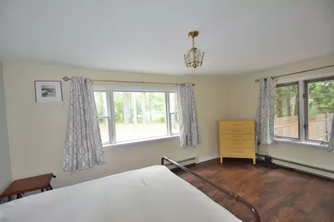 Bedroom - 10 Durham Rd, Freeport, ME 04032 photo 25 of 28
