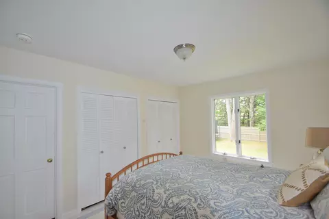 Bedroom - 10 Durham Rd, Freeport, ME 04032 photo 4 of 28