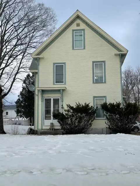 46 Cedar St, Dover Foxcroft, ME 04426