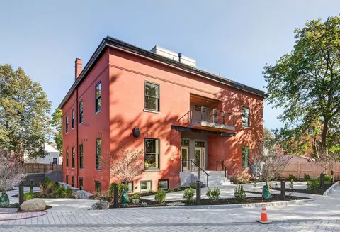 53 Carleton St #B, Portland, ME 04102