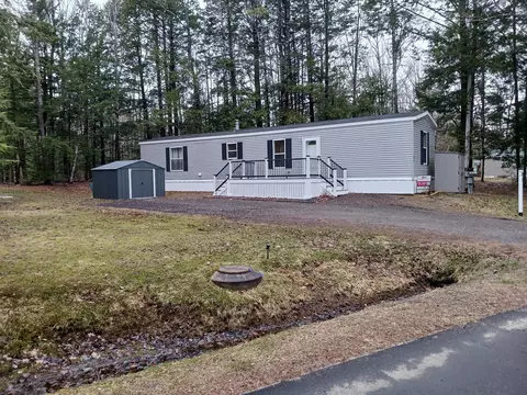 64 Pineland Dr, Winthrop, ME 04364