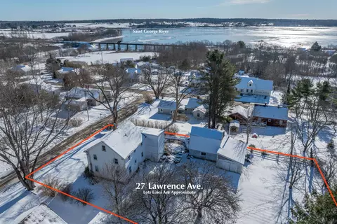 27 Lawrence Ave, Thomaston, ME 04861