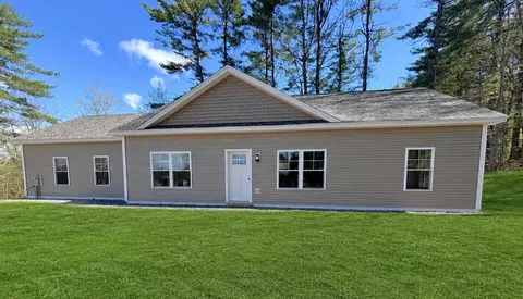 15 Car-ty Ct, Lewiston, ME 04240