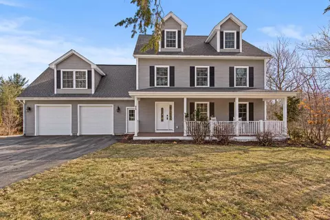 58 Hardy Rd, Falmouth, ME 04105