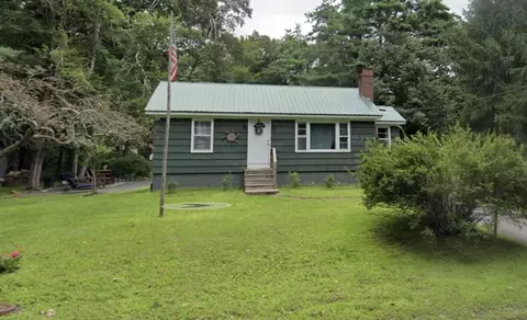 42 Captain Thomas Rd, Ogunquit, ME 03907