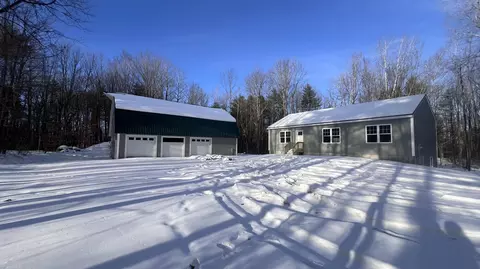 140 Raymond Hill Rd, Raymond, ME 04071