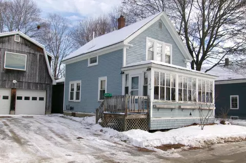 6 Morgan St, Lincoln, ME 04457