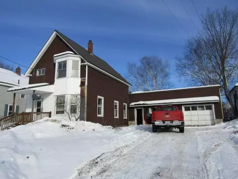13 Otis St, Livermore Falls, ME 04254