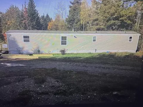 42 Penny Ln, Whitefield, ME 04353