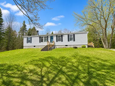 900 W Bay Rd, Gouldsboro, ME 04607