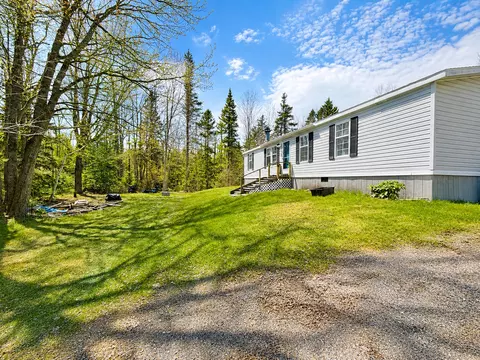 900 W Bay Rd, Gouldsboro, ME 04607