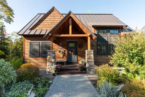 6008 Eagle Ln, Carrabassett Valley, ME 04947