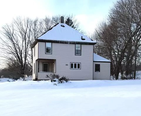 27 School St, Guilford, ME 04443