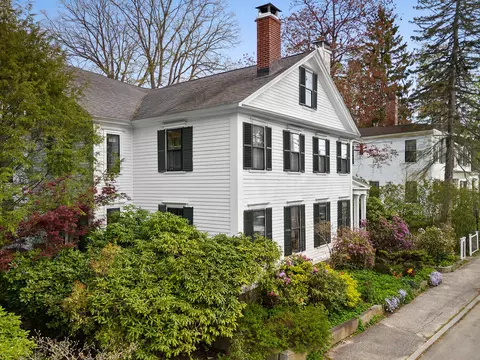 969 Washington St, Bath, ME 04530