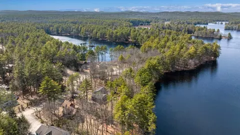 59 Crescent Dr, Lake Arrowhead, ME 04061