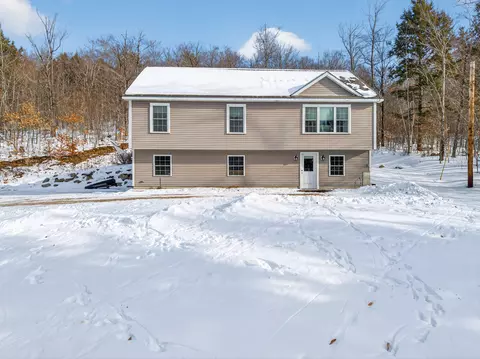 60 Turcotte Dr, Naples, ME 04055