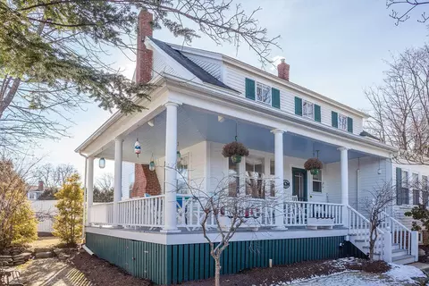 25 Shore Rd #A, Ogunquit, ME 03907