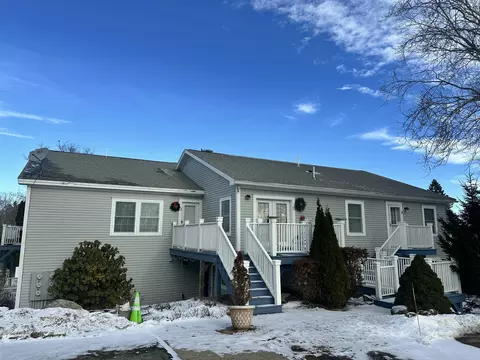 12 Hilltop Dr #12, Rockport, ME 04856