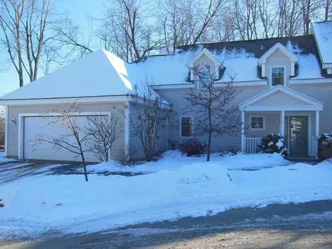 3 Kerry Gdns #25, Belfast, ME 04915