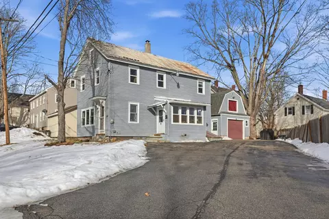 16 Bridge St, Berwick, ME 03901