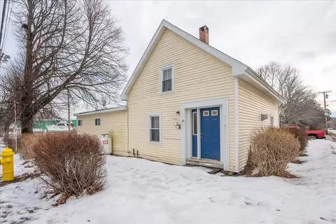 80 Holmes St, Rockland, ME 04841