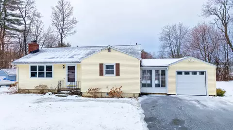 13 Westbrook Ter, Hampden, ME 04444