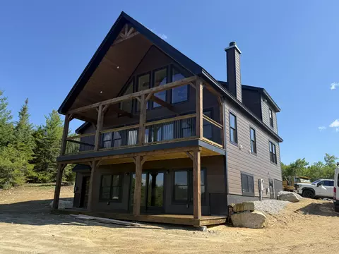 3 Moose Rdg, Hanover, ME 04237