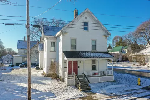 68 Masonic St, Rockland, ME 04841