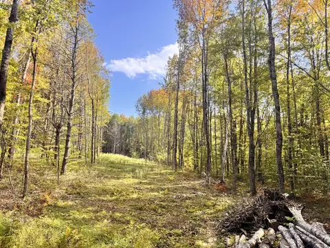 192 Mountain Rd, Raymond, ME 04071