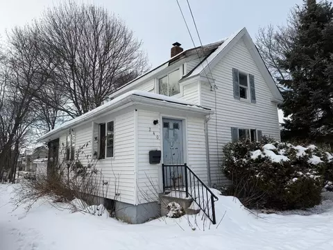 240 Grove St, Bangor, ME 04401