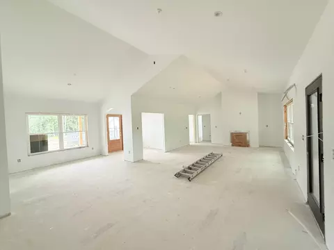 Living - 3 Walker Dr #101, Saco, ME 04072 photo 2 of 4