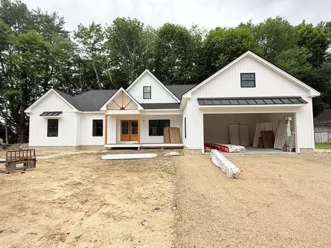 3 Walker Dr #101, Saco, ME 04072