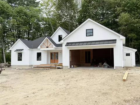 3 Walker Dr #101, Saco, ME 04072