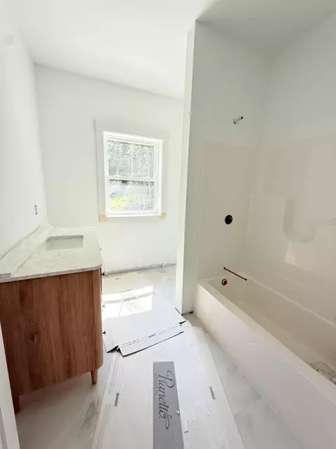 Bath - 3 Walker Dr #101, Saco, ME 04072 photo 1 of 3