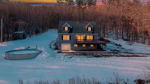 156 Lakeshore Dr, Leeds, ME 04263