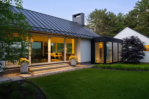 4 Ice House Pt, York, ME 03909