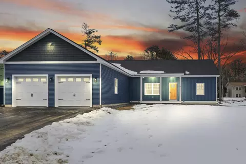 19 Forest Glen Ln, Topsham, ME 04086