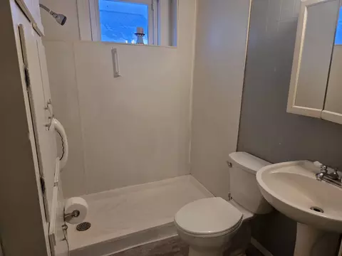 Bath - 90 Bates St, Millinocket, ME 04462 photo 1 of 2