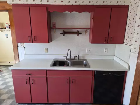 Kitchen - 90 Bates St, Millinocket, ME 04462 photo 4 of 4