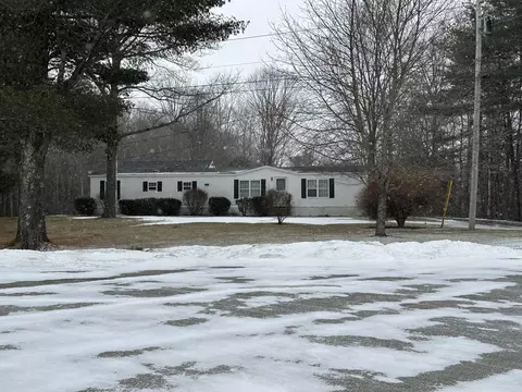 19 Grace Ln, Palermo, ME 04354