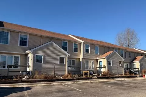 1 Jeannette Ave #5, Old Orchard Beach, ME 04064
