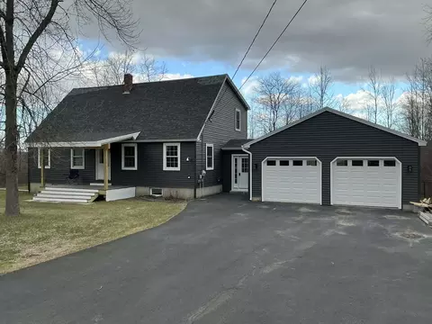 38 Tarybelu Ln, China, ME 04358