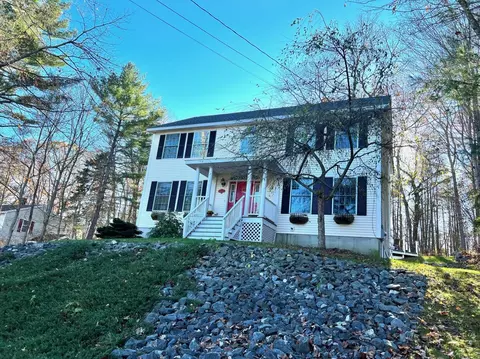 125 Ridgeview Dr, Veazie, ME 04401