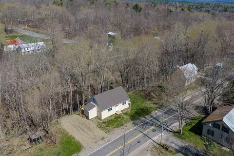 39 High St, Freedom, ME 04941
