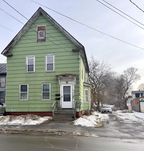 49 Ticonic St, Waterville, ME 04901