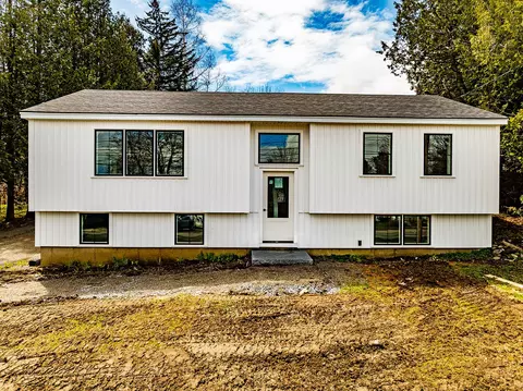 162 Waldo Ave, Belfast, ME 04915